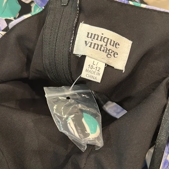 Unique Vintage Black & Lilac Floral Print Tarrytown Hostess Dress - L/10-12 - Picture 4 of 4